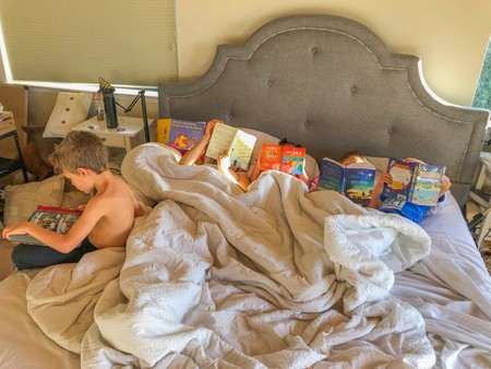 El increíble y bonito cambio que vio una madre en sus hijos tras eliminar el uso de pantallas en casa