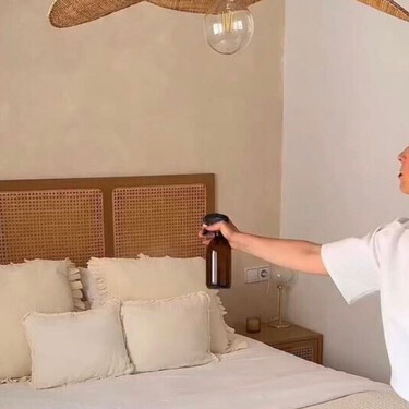 Alicia Martínez, experta en limpieza: "Para que la casa siempre huela bien, pulverizo este ambientador casero sobre las cortinas" 