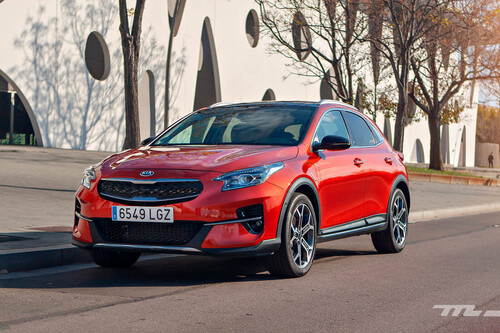 Probamos el Kia XCeed 1.6 PHEV, un coche híbrido enchufable con un as en la manga además de su diseño