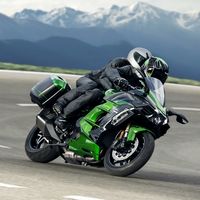 Ya pueden viajar dos personas en moto en cualquier fase y desde la Fase 1 se permiten desplazamientos provinciales