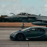 Hoy, en duelos imposibles: el Bugatti Chiron Sport se enfrenta contra un caza en un drag de 7.200 CV