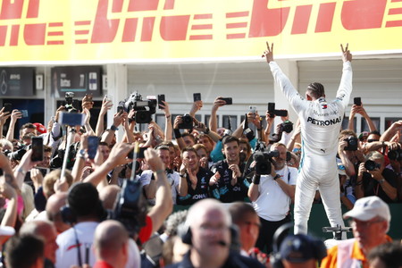 La lucha por el mundial de Fórmula 1 se pone como a Hamilton le gusta