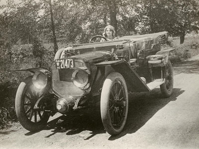 El día que una mujer inventó el intermitente y la luz de freno (para acabar después arruinada)