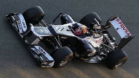 Pastor Maldonado sorprende con el mejor tiempo de la mañana en el Circuit de Catalunya