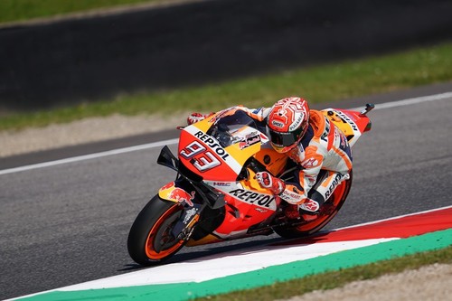 ¡Increíble! Andrea Dovizioso le regala el rebufo a Marc Márquez para que haga la pole position en Mugello