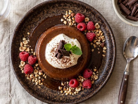 Cómo hacer un postre tipo flan de chocolate con solo 3 ingredientes: queda ultra cremoso y no lleva huevo