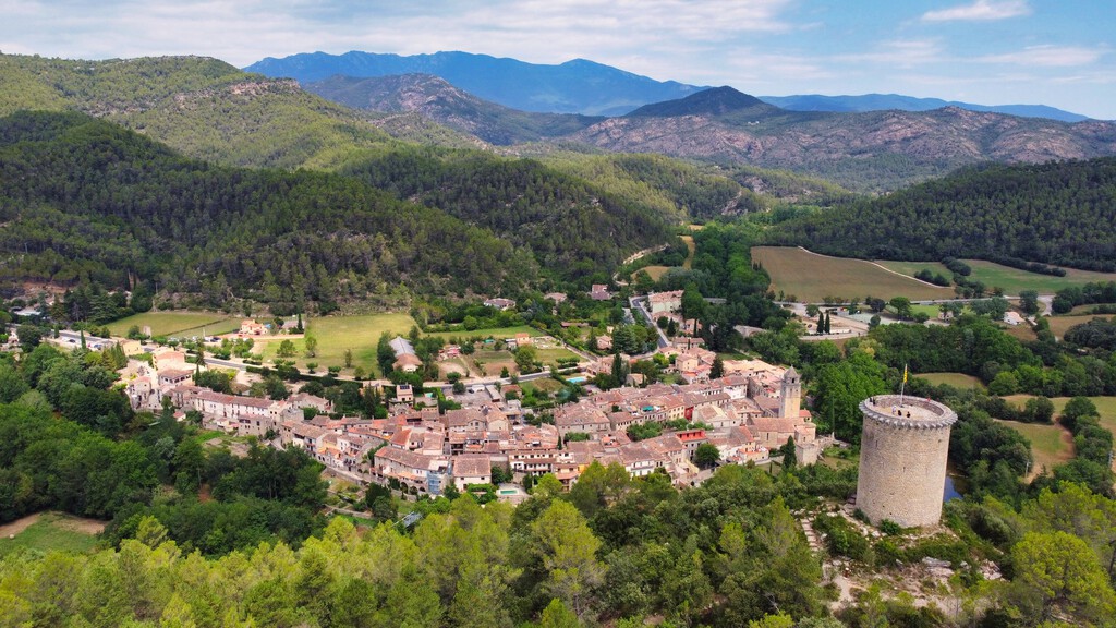 El pueblo medieval perfecto para una escapada de fin de semana: a menos de dos horas de Barcelona y en plena naturaleza 