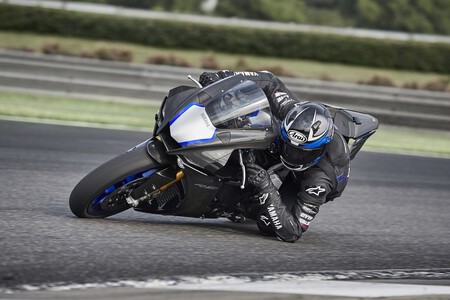 Posible Yamaha R1 003