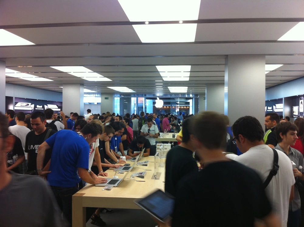 Foto de Inauguración Apple Store La Maquinista (58/93)