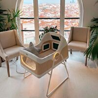 La controvertida cuna con cuatro pantallas que revoluciona e indigna a los padres: una potente campaña de concienciación