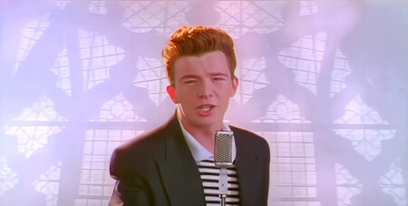 El mítico 'Never Gonna Give You Up' luce mejor que nunca en esta restauración con IA a 4K 60 fps para hacer Rickrolls del siglo XXI