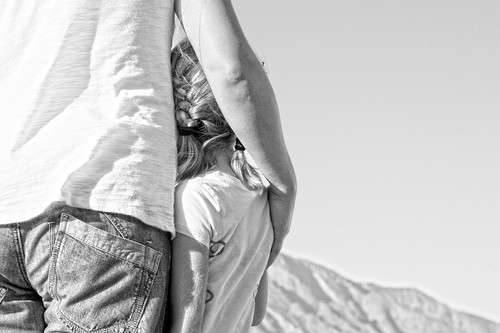 "Es su decisión", el mensaje de un padre sobre el consentimiento, al ver que su hija decidió no ponerse pendientes