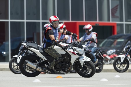 ¡Confirmado! Los motoristas sumarán hasta cuatro puntos más del carné por hacer cursos de conducción segura