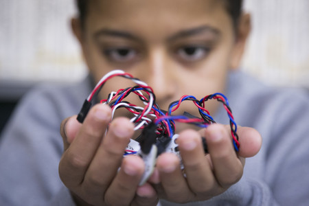 Este proyecto quiere acabar con la exclusión social juvenil con robótica e impresión 3D