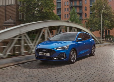 Ford Focus 2022 1600 02