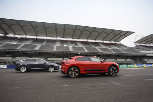 Por qué el Jaguar I-PACE sí se debe comparar con el Tesla Model X aunque sean coches tan distintos