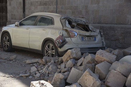¿Cómo debes actuar si el sismo ocurre mientras vas manejando?