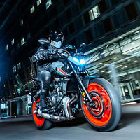 La Yamaha MT-07 también arriesga con la estética para una mecánica continuista de 74 CV pero Euro5