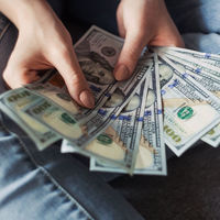 Cuando el mal ambiente laboral viene por las diferencias en las retribución salarial 