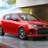 El Chevrolet Sonic terminará su vida en octubre y su lugar será ocupado por la versión SUV del Bolt