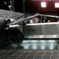Tesla Cybertruck: con un diseño exterior poco convencional y... poco seguro para peatones, según especialistas