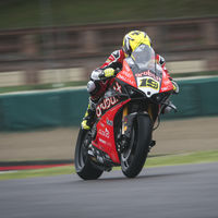 Álvaro Bautista corrió con una vértebra fracturada en Imola por culpa de una caída de motocross