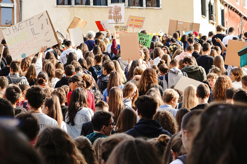 "La IA no hace huelga. No pide un aumento de sueldo": un CEO presume de los despidos que ha hecho para cambiar gente por IA