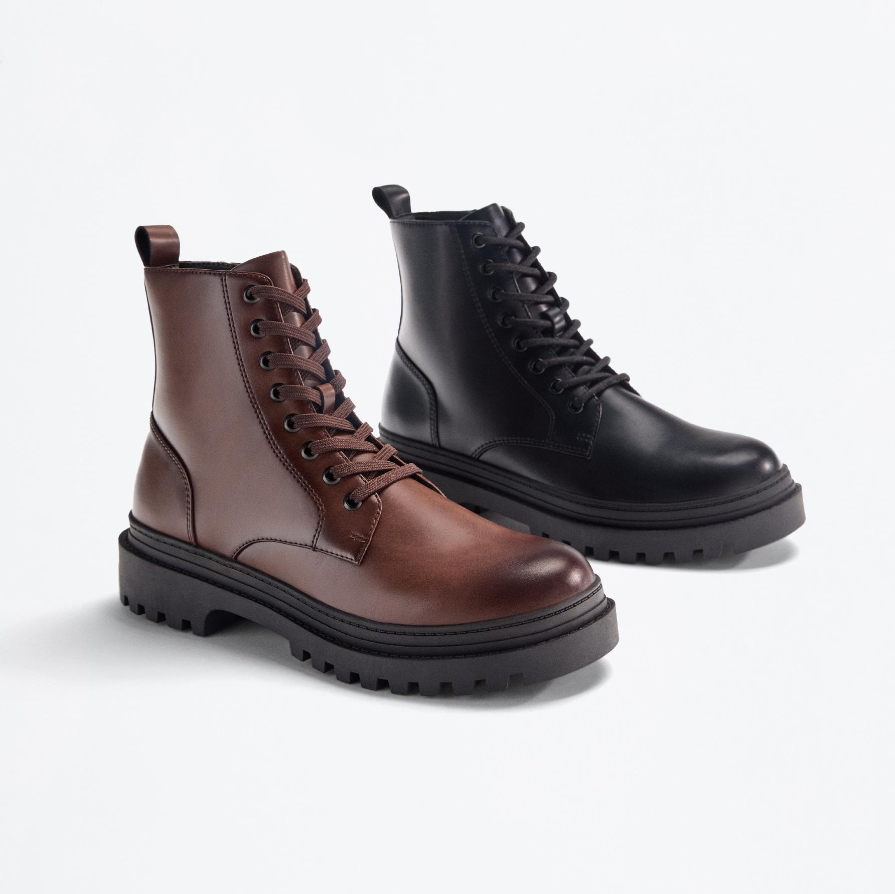 Bota acordonada