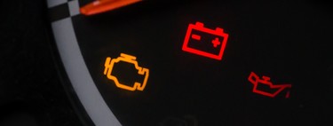 No se apaga el testigo de la batería del coche: todo lo que necesitas saber