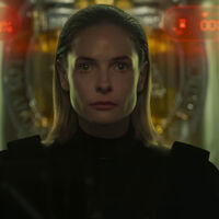 Lo nuevo de Rebecca Ferguson es un intenso thriller de ciencia ficción que recuerda a un peliculón de Spielberg y Tom Cruise
