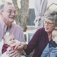 Síndrome del abuelo esclavo: abuelos desbordados por el cuidado de los nietos