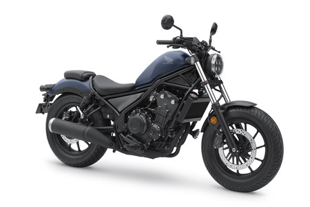 La Honda Rebel se renueva para el carnet A2 con mejores acabados y una nueva versión Rebel S