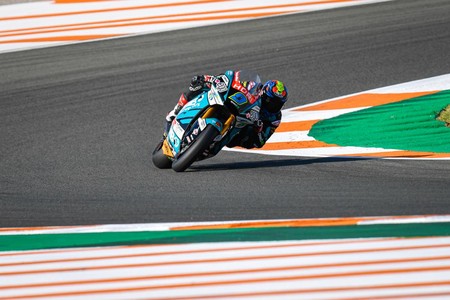 Jorge Navarro vuela en Cheste para hacer la pole position de Moto2 por 17 milésimas