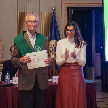 78 años, jubilado, con ocho matrículas de honor y el mejor expediente de Derecho en la UNED en Huelva 