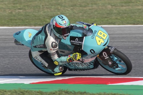 Lorenzo Dalla Porta consigue su primera victoria de Moto3 en una accidentada carrera en Misano