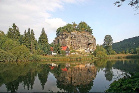 El terreno como perfecto camuflaje: el castillo rocoso de Sloup en República Checa