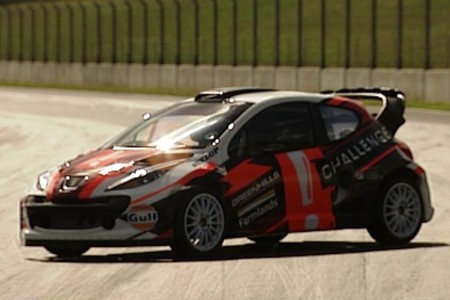 Sueño de una noche de verano: Alex Kelsey y su Peugeot 207 atómico