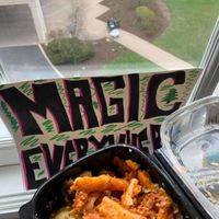 Cenas románticas en la distancia, la bonita forma de acompañar a su mujer embarazada, ingresada desde hace más de un mes