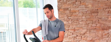 Olvídate de la bicicleta estática si quieres unos huesos fuertes: este es el ejercicio con el que deberías complementarla 