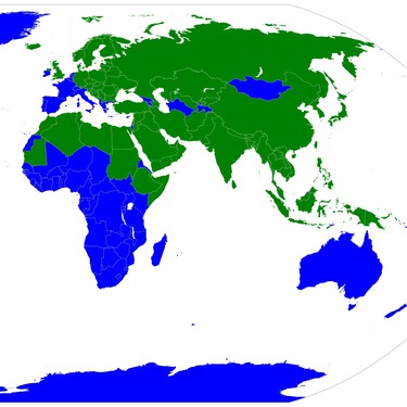 Existem 2 tipos de países no mundo: os que tem pessoas que tiram os sapatos antes de entrar em casa e aqueles onde não
