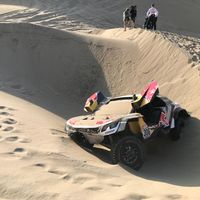 Cae otro de los favoritos del Dakar 2018 en las dunas. Abandona Sébastien Loeb