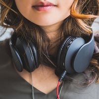 ¿La música ayuda a que trabajes mejor?