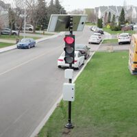 ¿Te suena el típico semáforo que se pone rojo si vas rápido? En Canadá acaban de descubrirlo