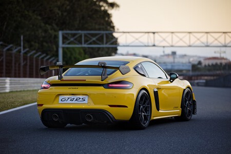 Porsche 718 Cayman GT4 RS