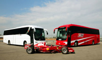 El equipo Ferrari de F1 estrena autobús