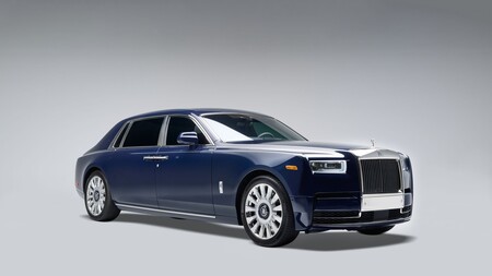¡Que corra el champán! Este es el Rolls-Royce Koa Phantom, excesivo y único en el mundo por una madera que solo crece en Hawáii