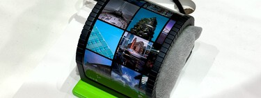 Samsung quiere llenarte de pantallas OLED: un móvil-brazalete, otro enrollable y un Flip que se dobla en cualquier sentido 