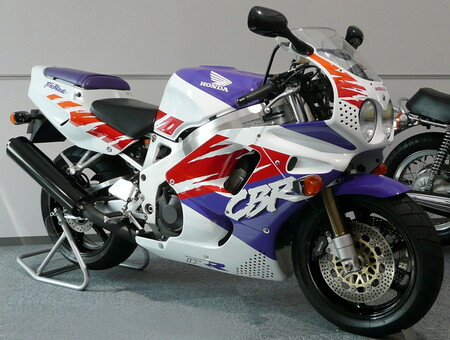 Honda Cbr900rr Fireblade 1992 Cropped