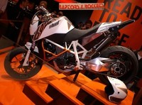 KTM 690 Stunt, bonus track en París