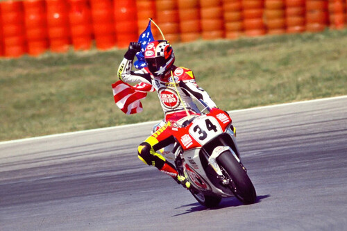 El eterno adiós de Suzuki, la última despedida del matagigantes azul que cazó siete mundiales de MotoGP